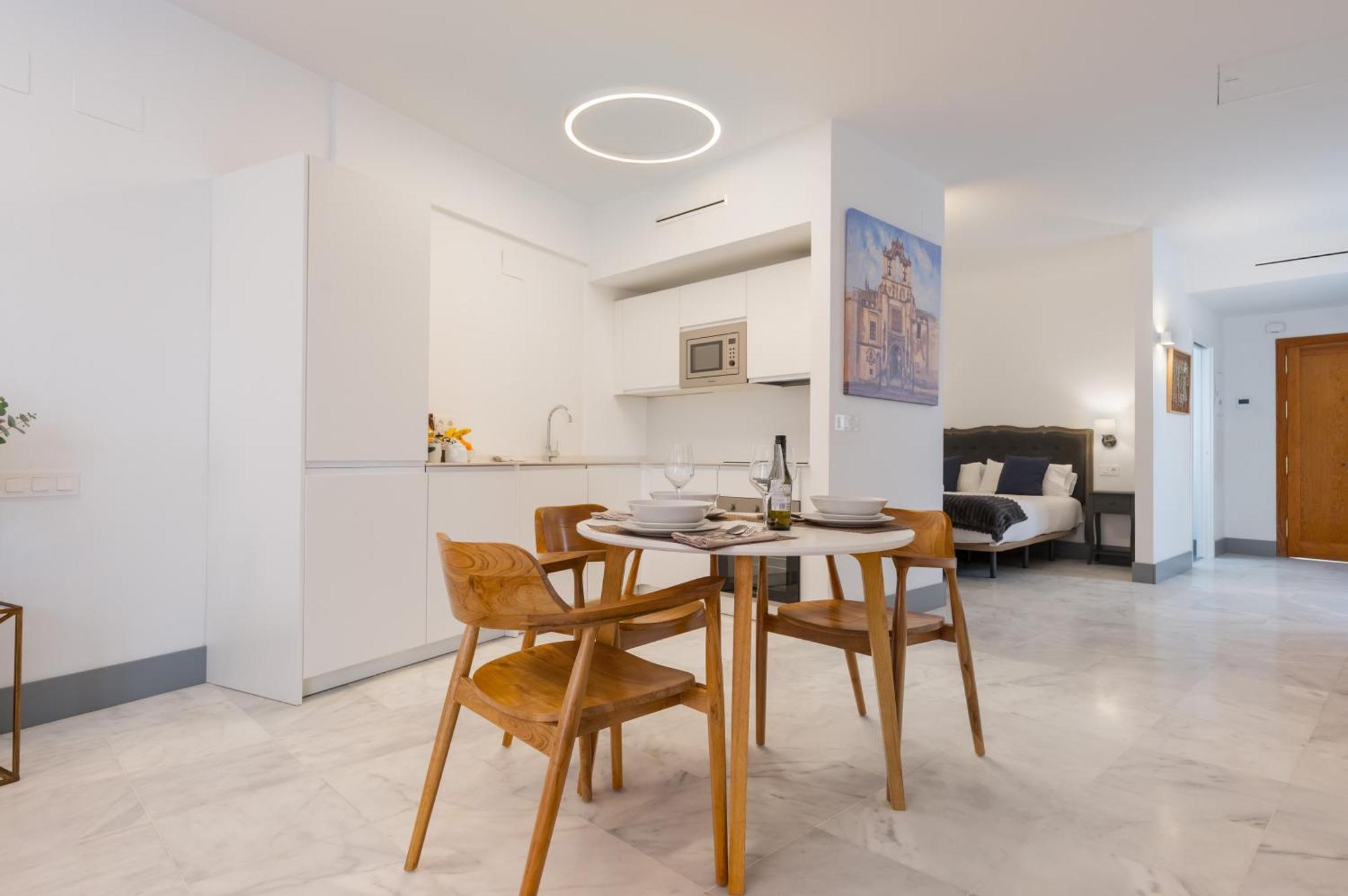 Panther Home Francos Севилья Экстерьер фото