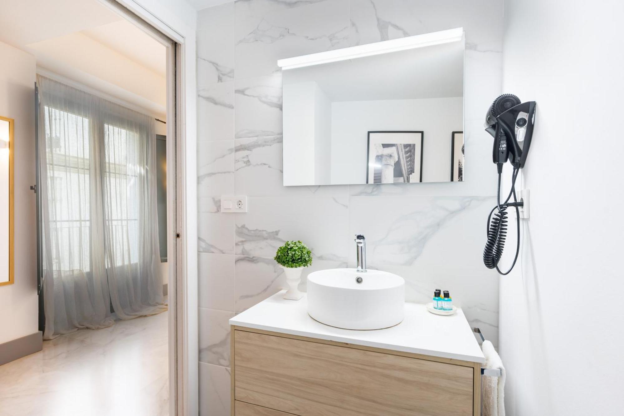 Panther Home Francos Севилья Экстерьер фото