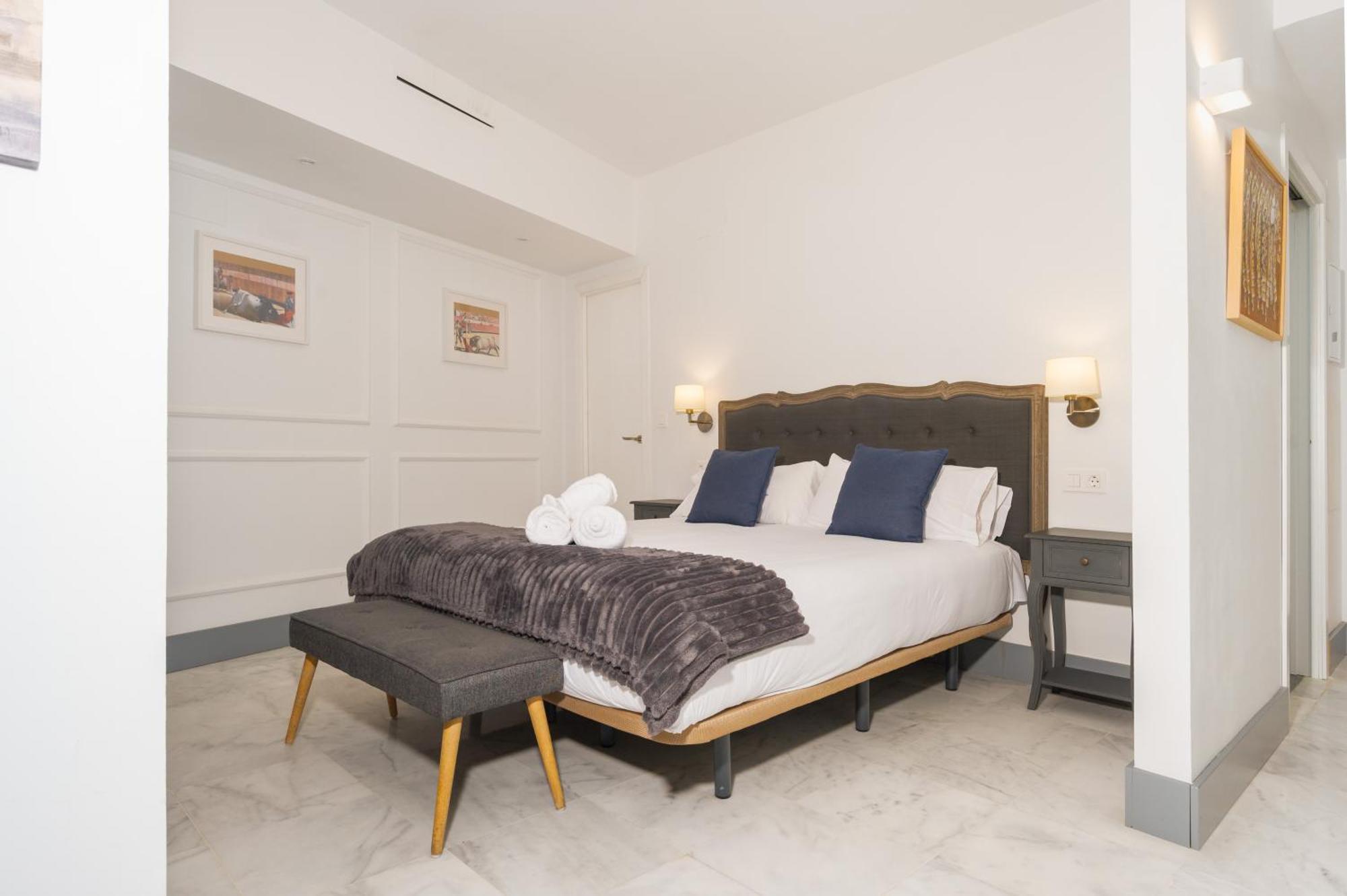 Panther Home Francos Севилья Экстерьер фото